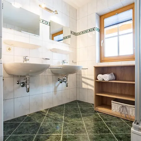 Haus Marchenwald 아파트 쾨닉슬라이텐